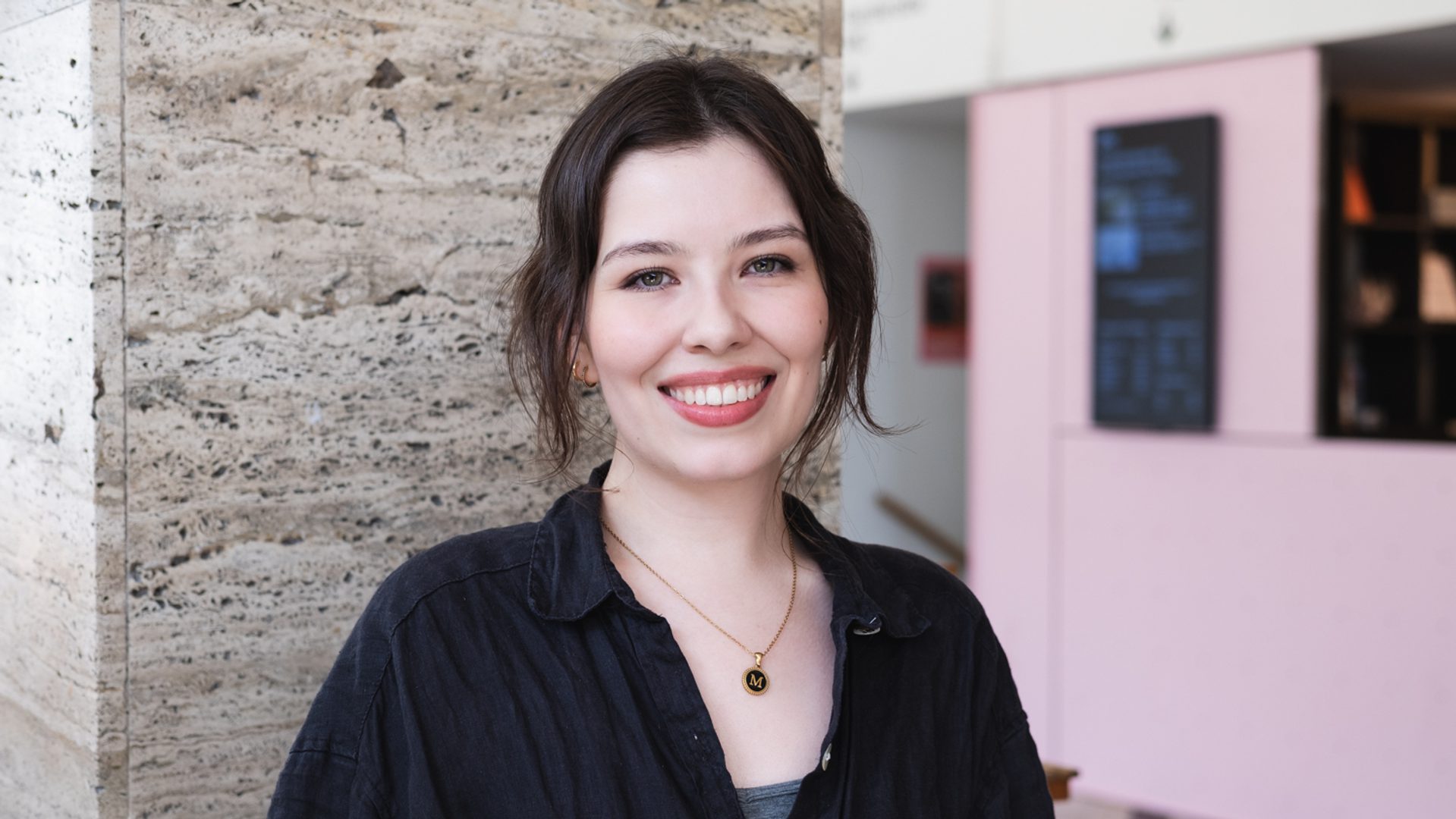 20250826 Ansattbilder Mathilde Farger Web 08