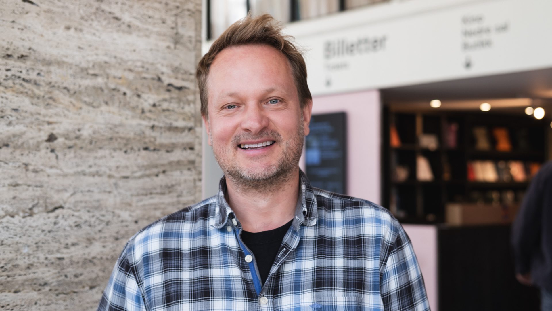 20250826 Ansattbilder Piotr Farger Web 03