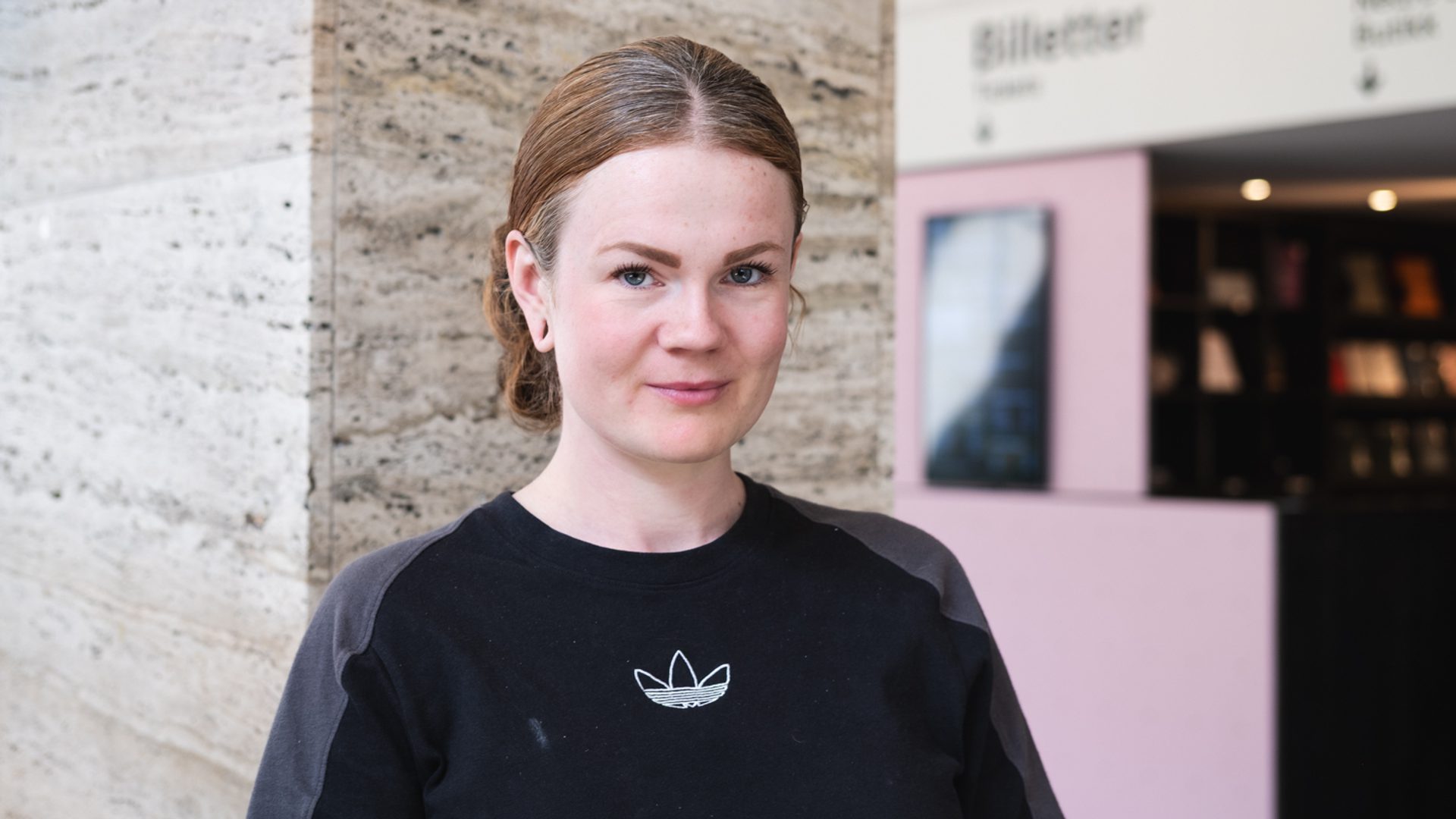 20250826 Ansattbilder Sara Lovise Farger Web 17