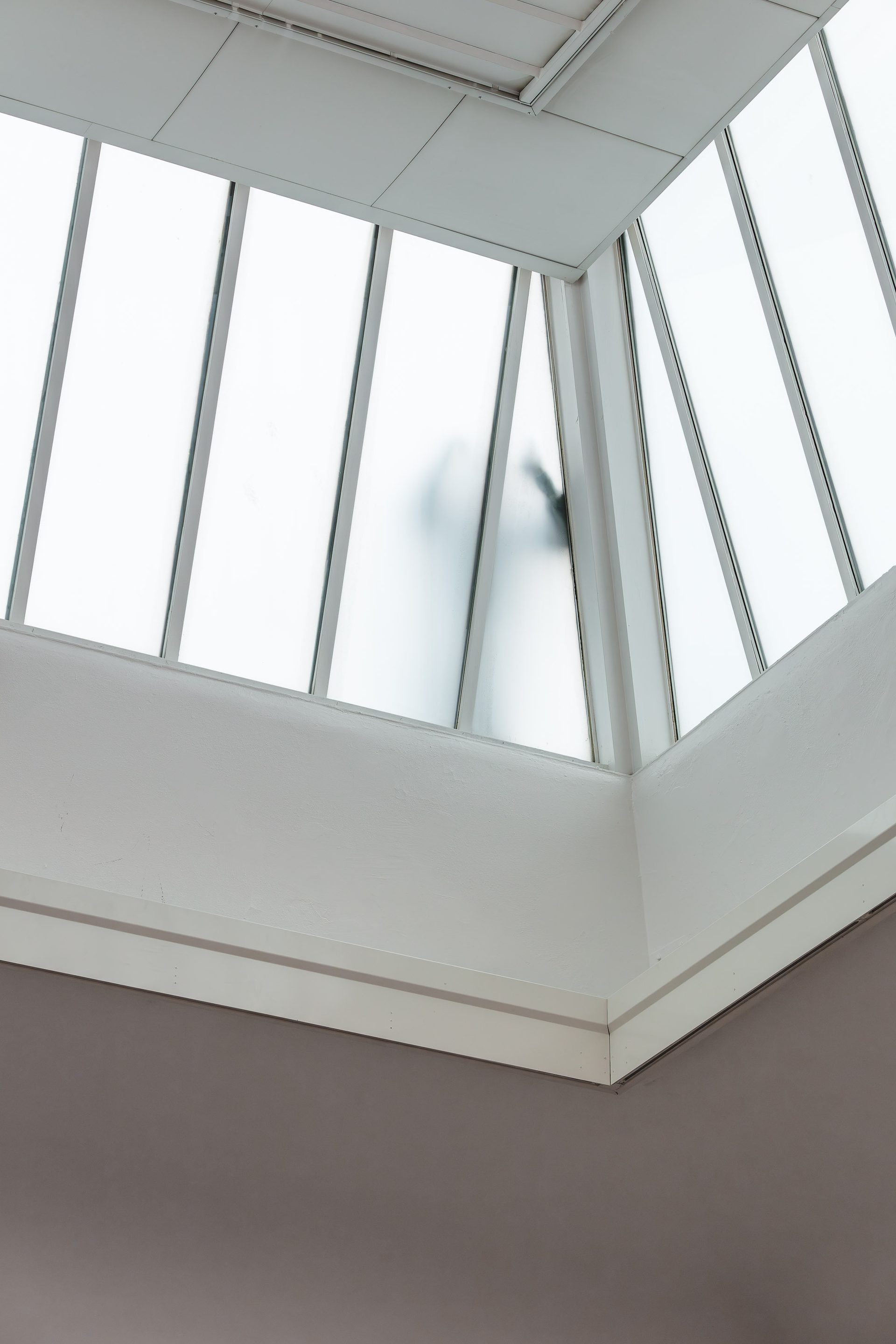 2025 11 Kunstnernes Hus Hjemsøkt hus Tor S Ulstein Kunstdok Web Res 2