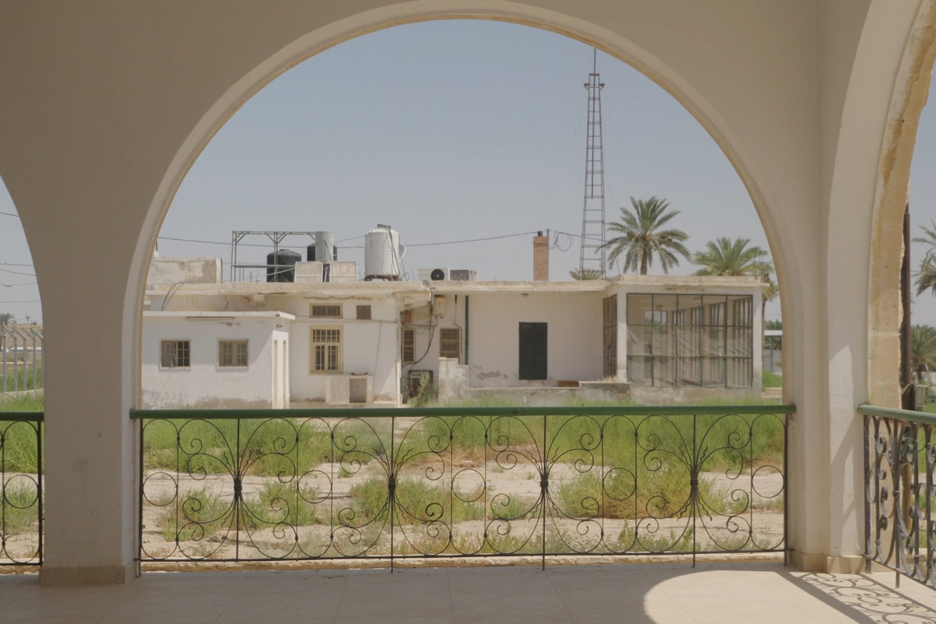 Come together V5 01 19 20 01 Still002