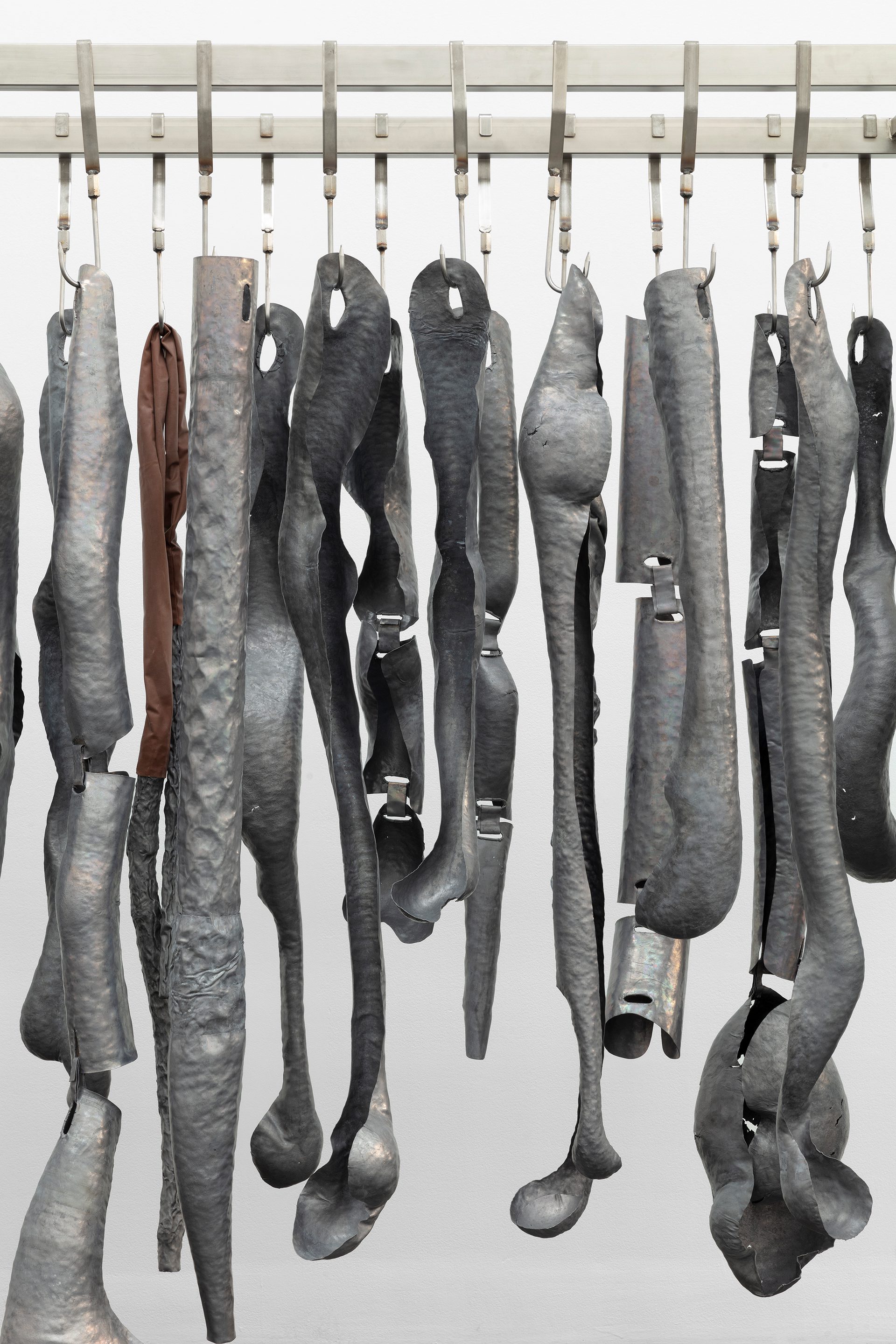 Hanne Tyrmi Hester dør stående 0290