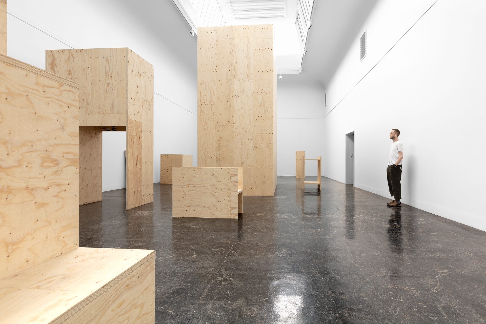 Kim Hiorthøy Hullet i veggen 0785