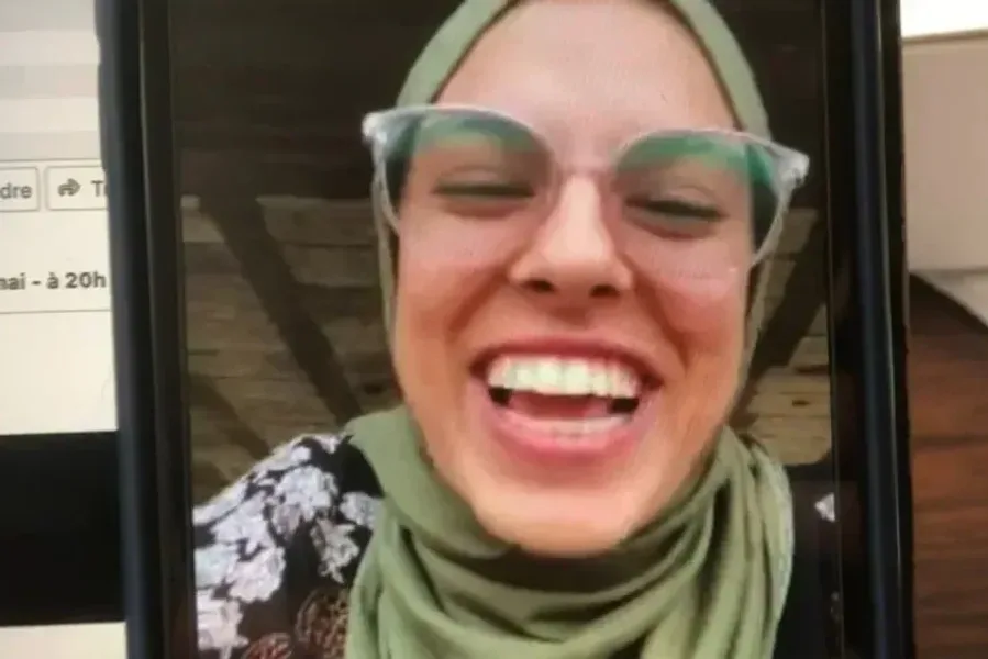 Put your soul on your hand and walk